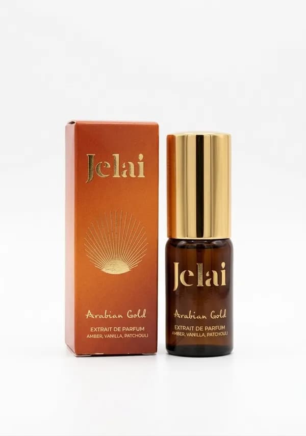 Jelai Arabian Gold — это чувственная парфюмерная композиция и уходовая линейка с ароматом пачули, амбры и ванили